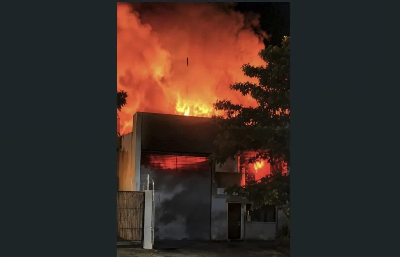 Incêndio destrói fábrica de colchões e mobiliza grande operação em Maringá