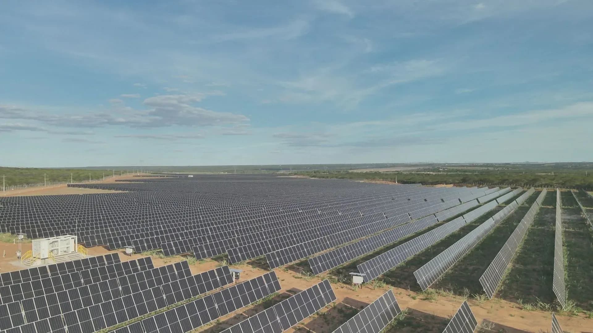 Placas do Brasil aposta em energia solar para reduzir custos de produção
