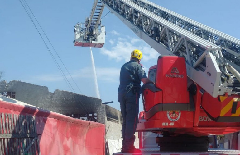 incendio-camboriu-.jpeg