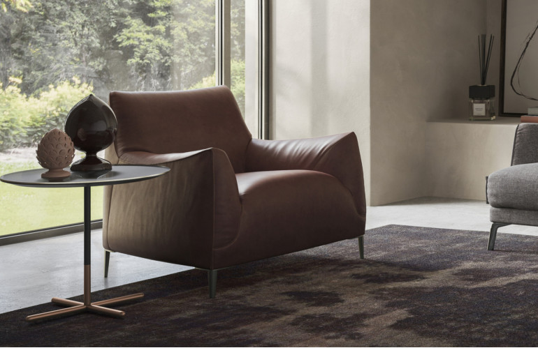 Natuzzi_Italia_Poltrona_Dolly,_design_Claudio_Bellini_creditoDivulgacao.jpeg